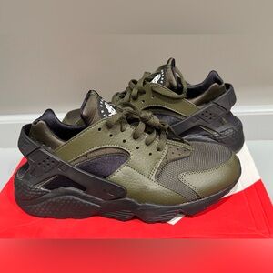New Nike Air Huarache “Cargo Black Khaki” Size 9 Men/10.5 Women.